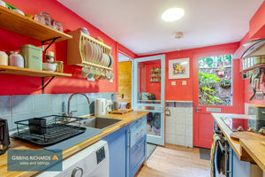 Annexe - Kitchen- click for photo gallery